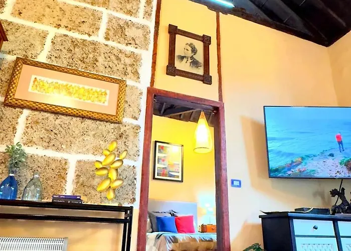 Peaceful House With Terrace In - Mountain View