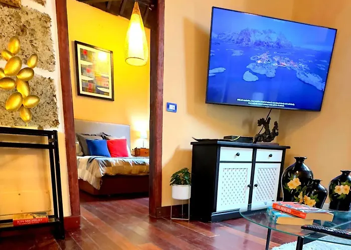 Peaceful House With Terrace In - Mountain View